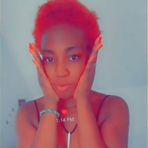 Meet your Posher, Emmanuella